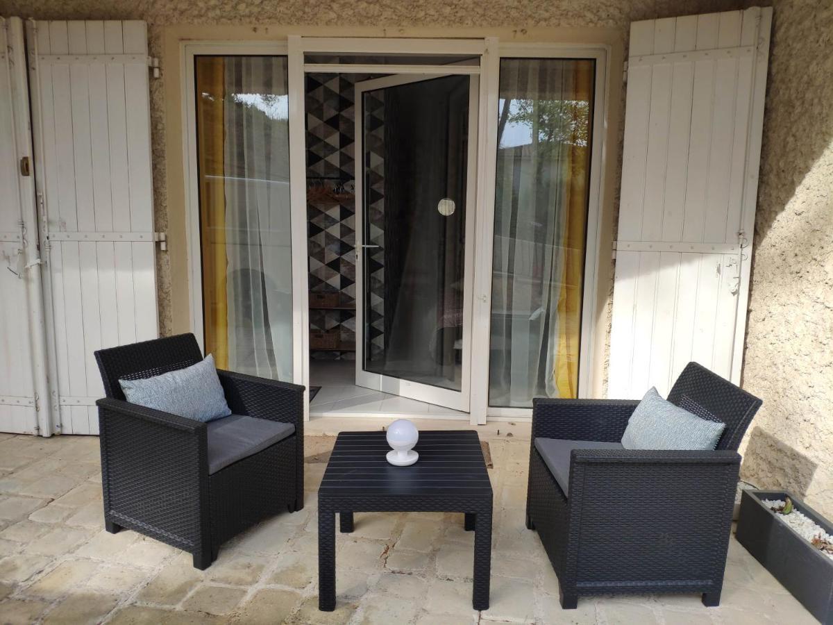 La Tourelle Suite Cosy Entre Vignoble Aixois Et Luberon Le Puy-Sainte-Réparade Εξωτερικό φωτογραφία