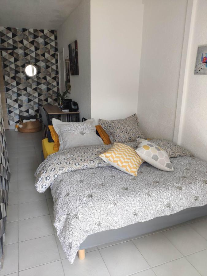 La Tourelle Suite Cosy Entre Vignoble Aixois Et Luberon Le Puy-Sainte-Réparade Εξωτερικό φωτογραφία