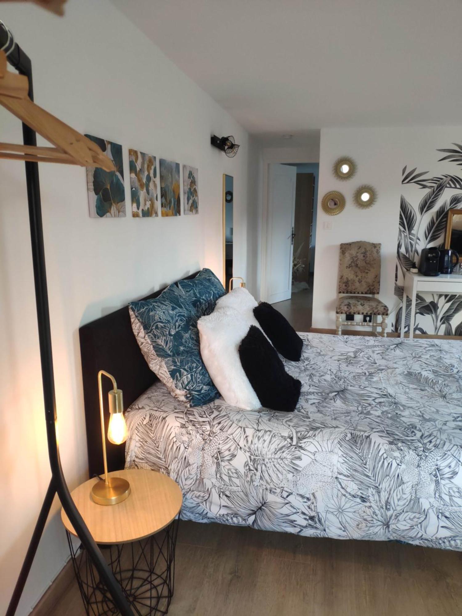 La Tourelle Suite Cosy Entre Vignoble Aixois Et Luberon Le Puy-Sainte-Réparade Εξωτερικό φωτογραφία