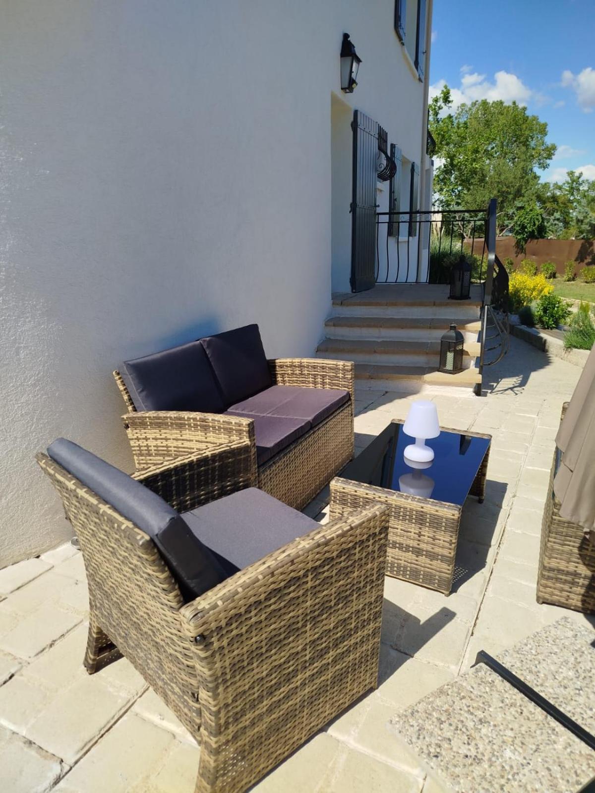 La Tourelle Suite Cosy Entre Vignoble Aixois Et Luberon Le Puy-Sainte-Réparade Εξωτερικό φωτογραφία